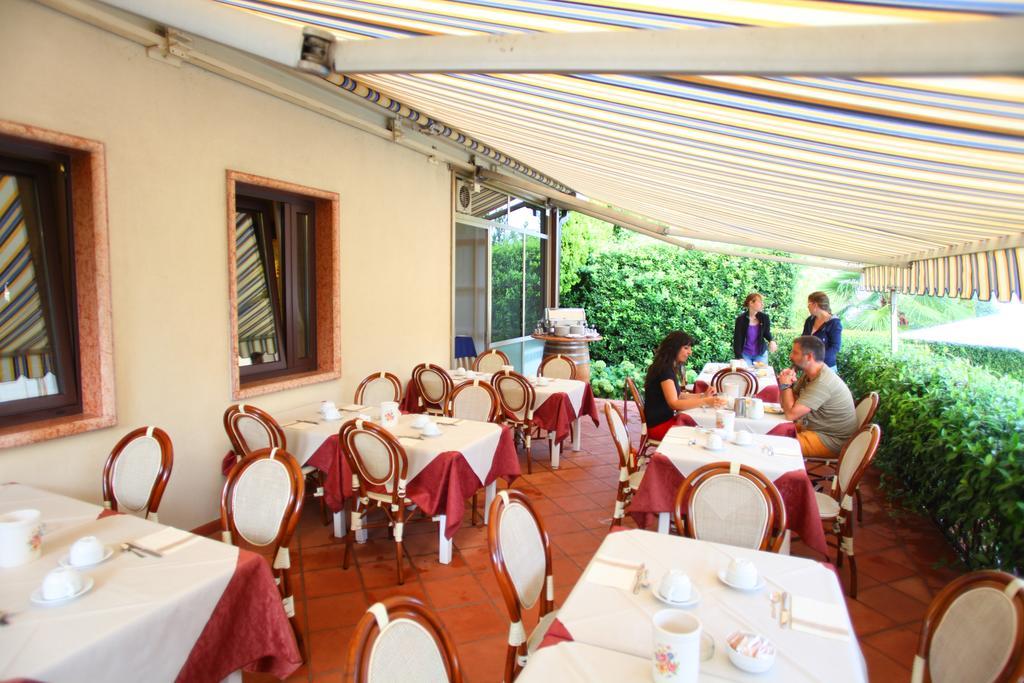 Albergo Ristorante Papa Peschiera del Garda Exterior foto
